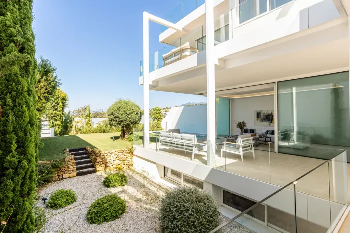 NARA MARBELLA: Exclusive development of 8 luxury villas in Valdeolletas, Marbella, with private pool and sea views