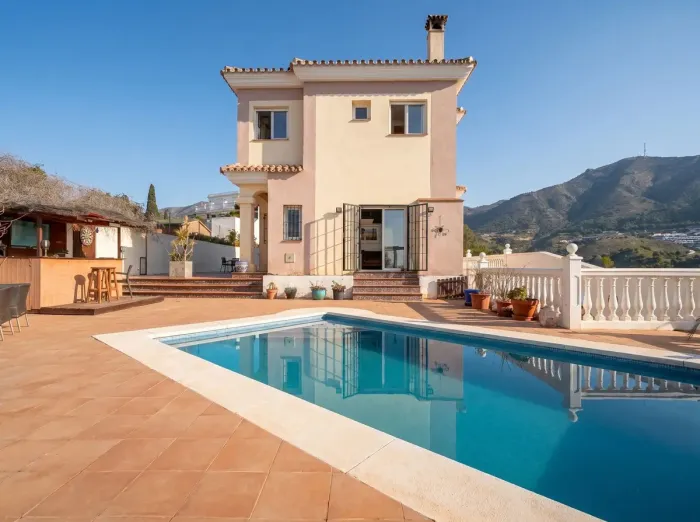Villa for sale in Torreblanca, Fuengirola