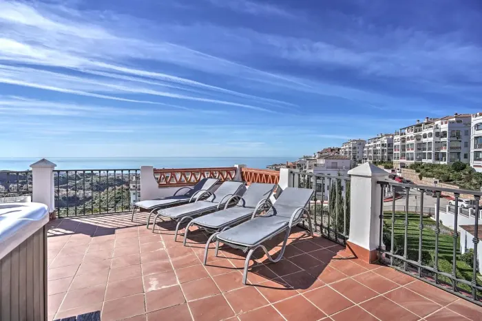 Penthouse for sale in Calahonda, Mijas Costa